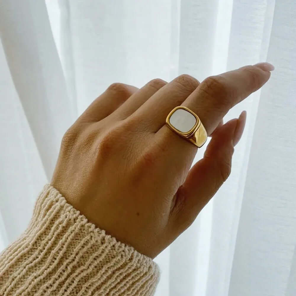Chunky Parelmoer Zegel Ring