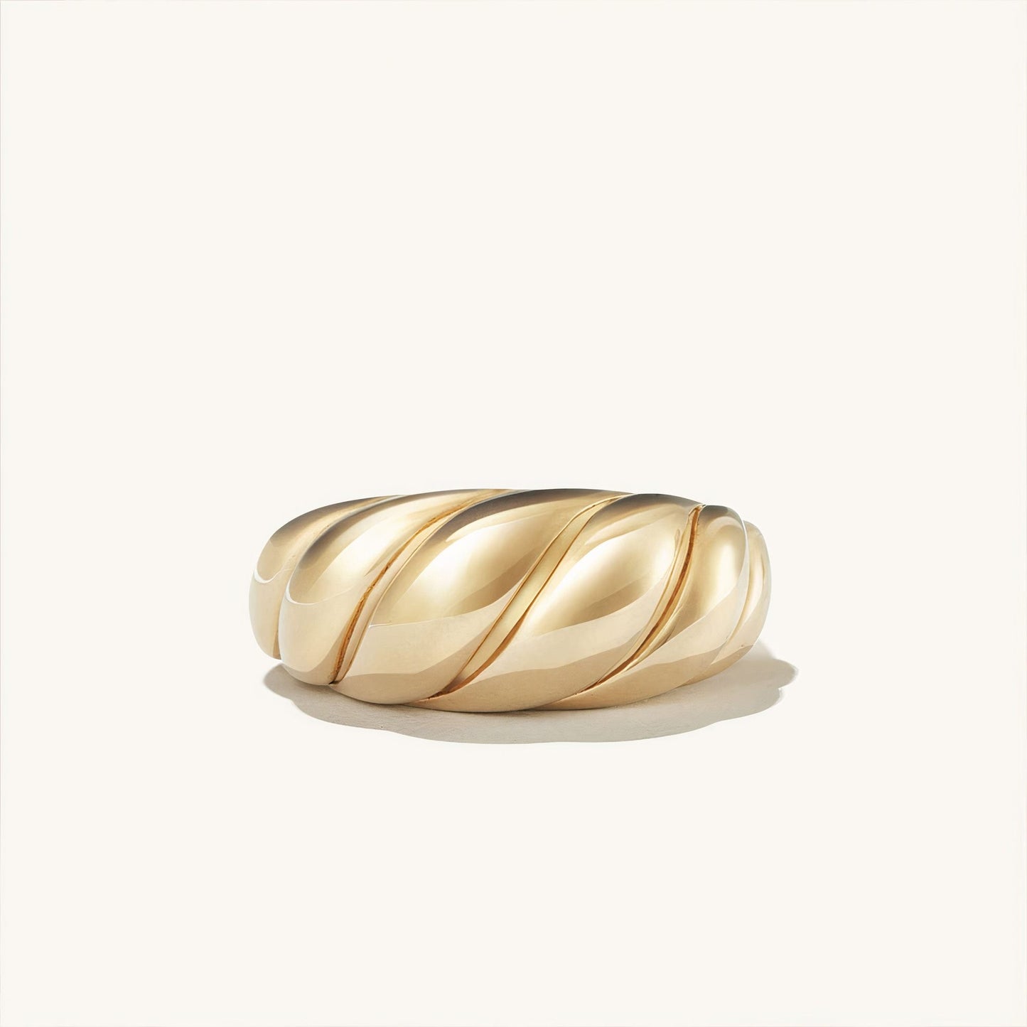 Gedraaided Croissant Ring